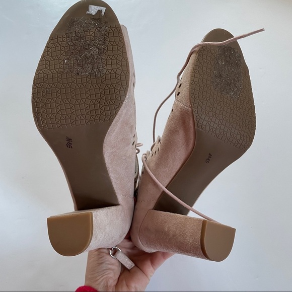 14th & Union Creamy Tan Laser Cutout Lace Up Block Heels Size 11 - Picture 6 of 10